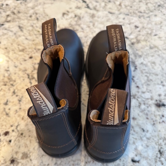 Blundstone Chocolate Brown Chelsea Boots - Picture 3 of 7